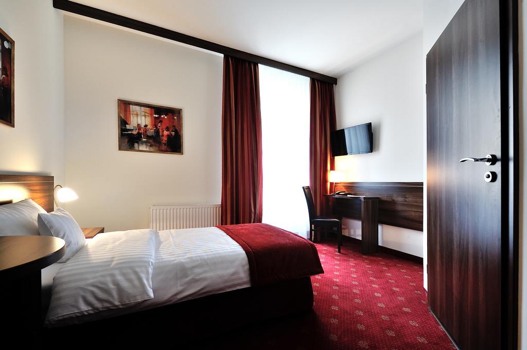 Hotel Centrum Sosnowiec Oda fotoğraf