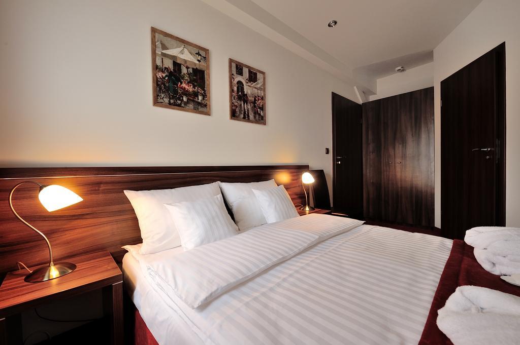 Hotel Centrum Sosnowiec Oda fotoğraf