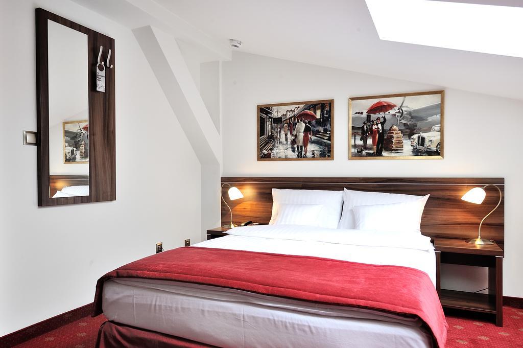Hotel Centrum Sosnowiec Oda fotoğraf