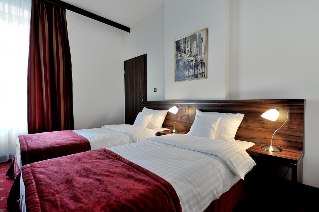 Hotel Centrum Sosnowiec Oda fotoğraf