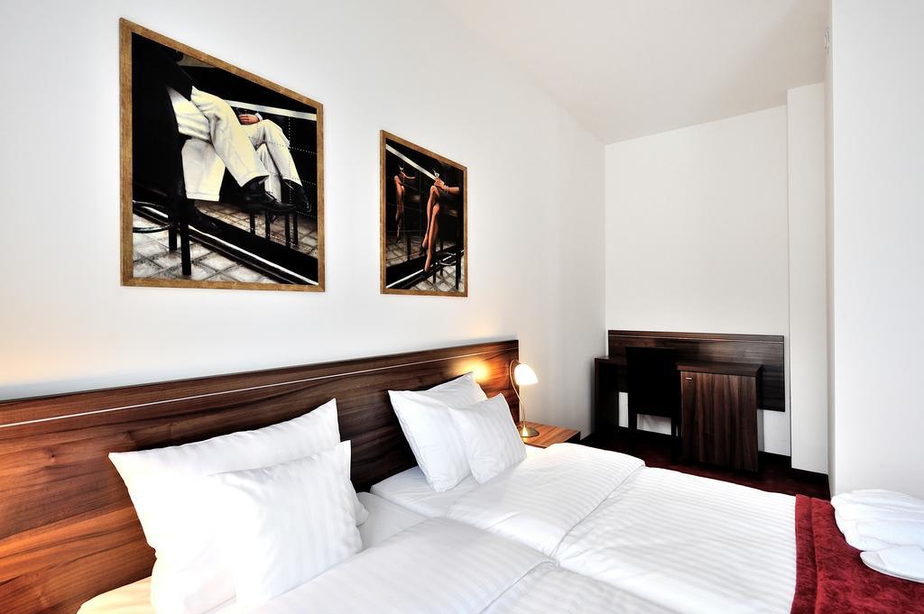 Hotel Centrum Sosnowiec Oda fotoğraf